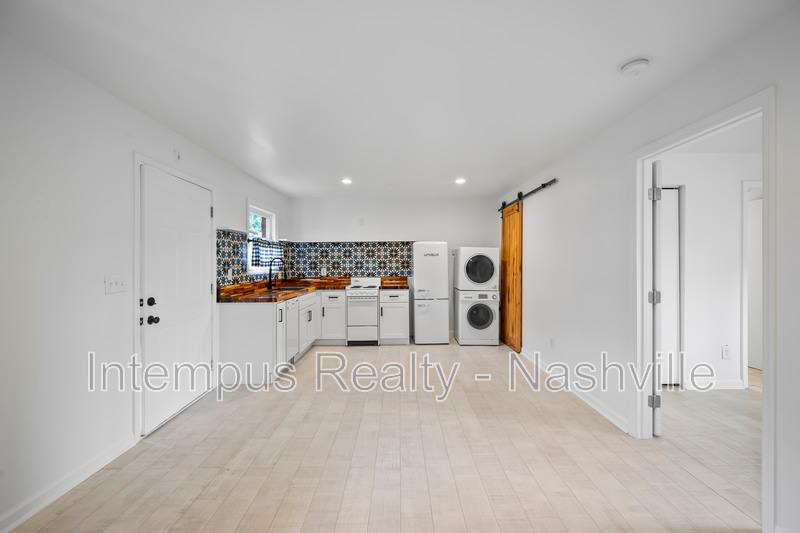 910 Shelby Ave – photo 1