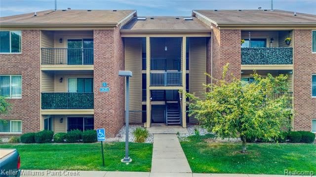 2635 Greenstone Boulevard – photo 1 of 130