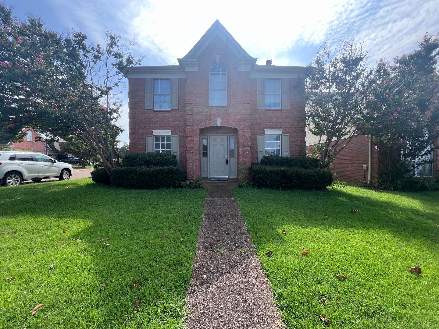 Renovated House In Quite Neighborhood – photo 1