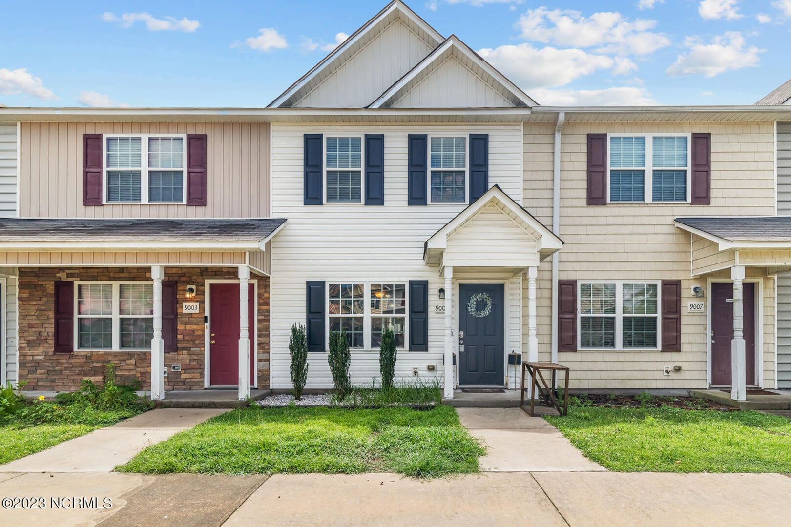 2 Bed 2.5 Bath Townhome – photo 1