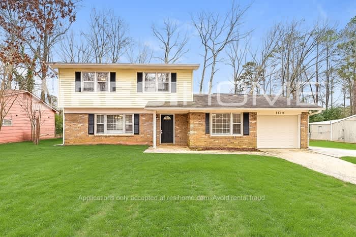 1579 Wren Road – photo 1 of 18