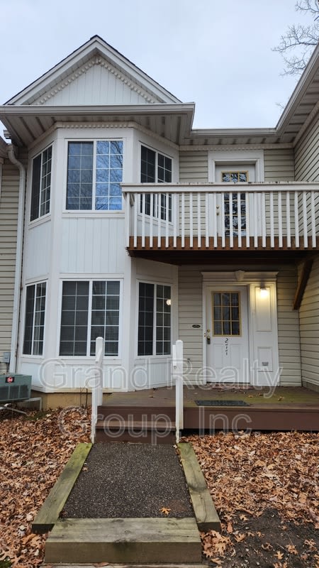 277 West Treehouse Ln – photo 1 of 14