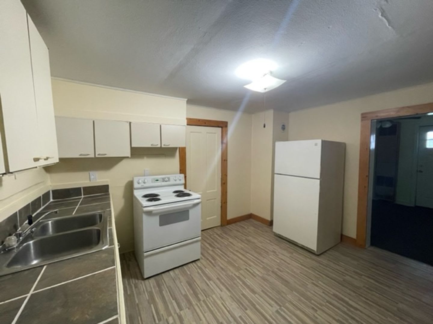 81 Summit Avenue – photo 1 of 8
