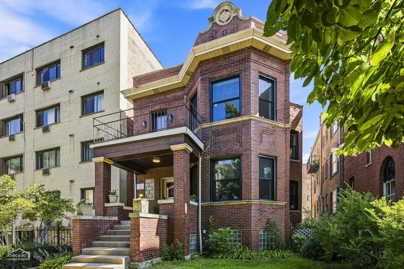 5829 N Kenmore Avenue – photo 1