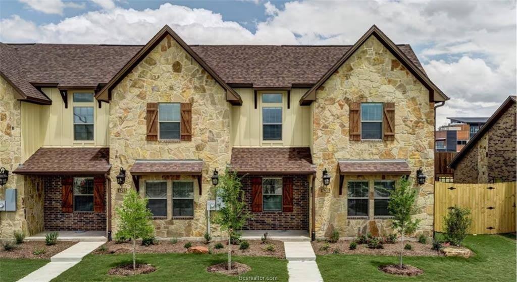 3021 Towers Parkway – photo 1