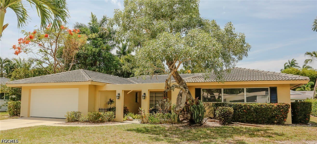 5654 Eichen Circle W – photo 1 of 29
