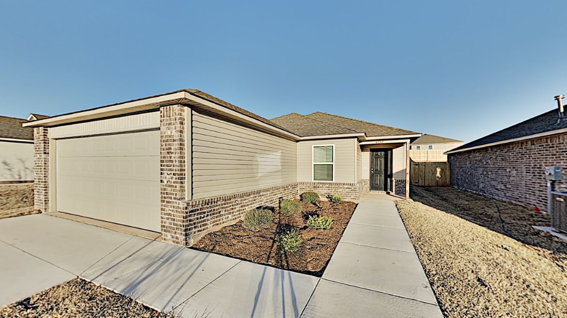 Beautiful 3 Bedroom 2 Bath Home In Mustang Schools – photo 1
