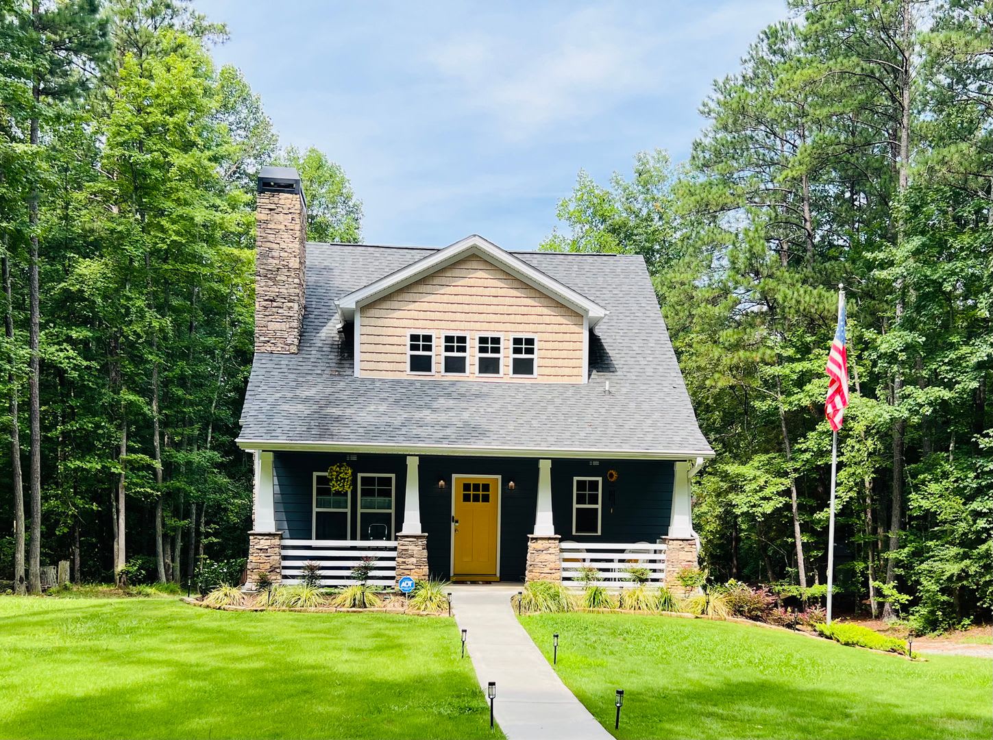 Charming 3BR/2.5BA House in Chattahoochee Hills – photo 1 of 17