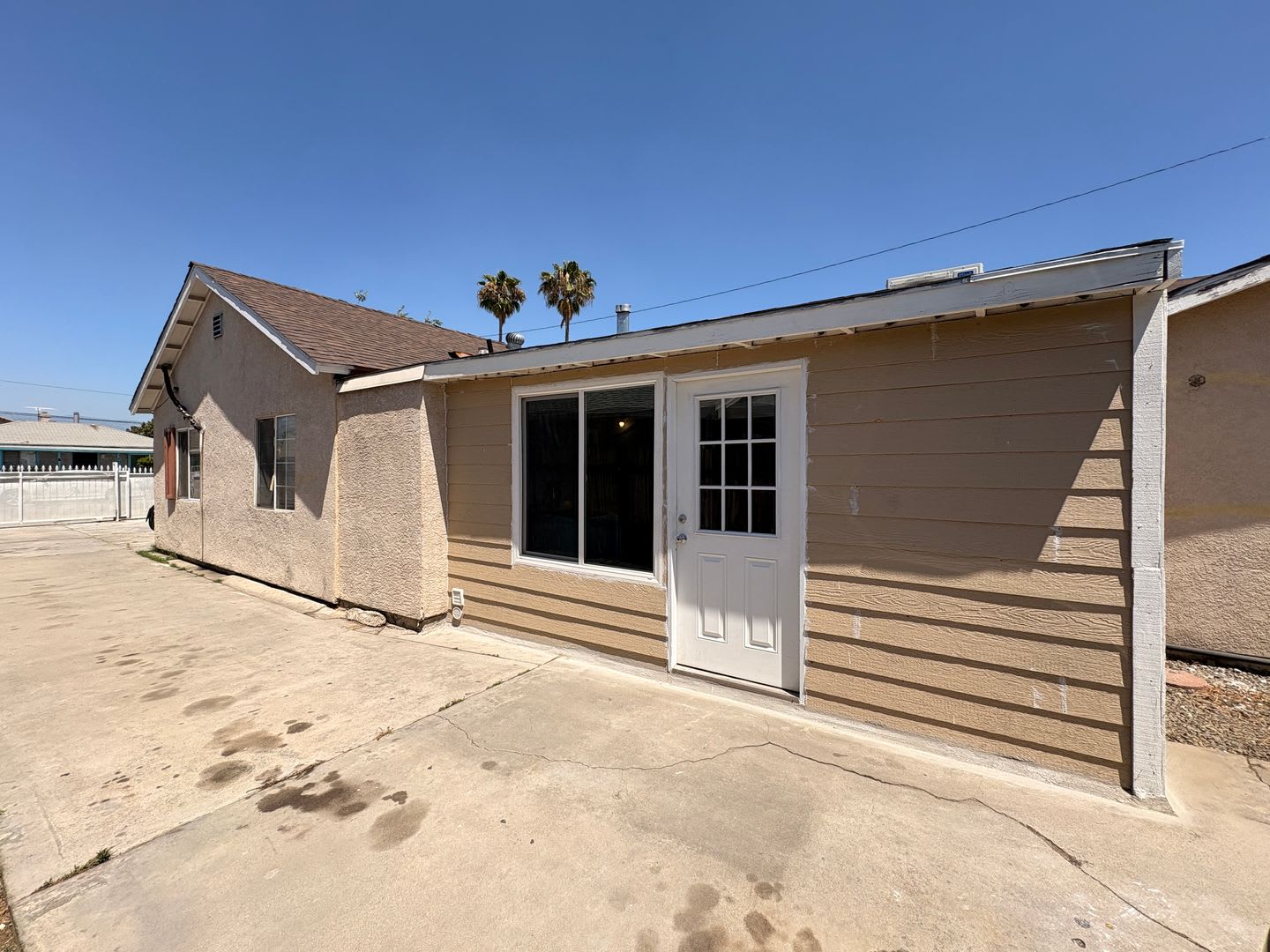 2 Bed, 1 Bath in Colton! – photo 1 of 19