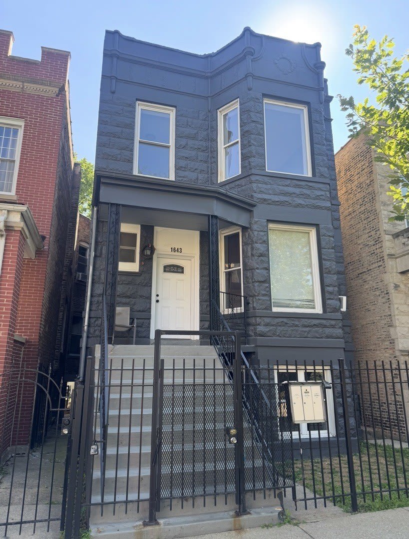 1643 S Trumbull Avenue – photo 1