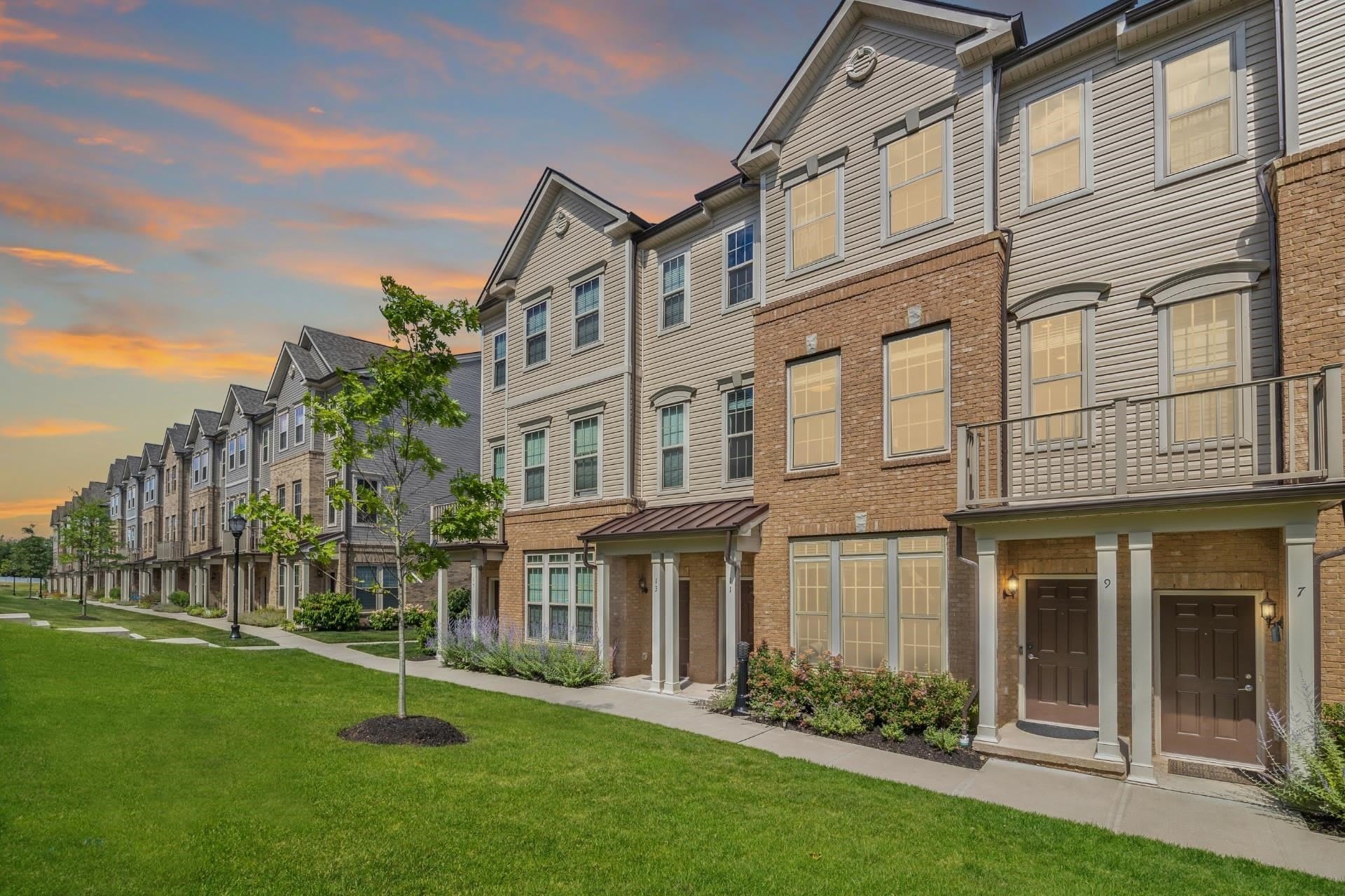 11 LEAHY DR – photo 1 of 17