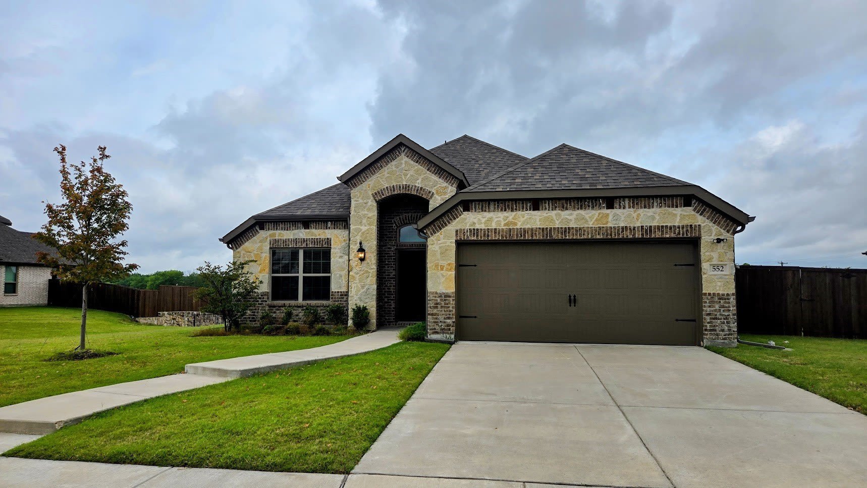 552 Firethorn Drive – photo 1