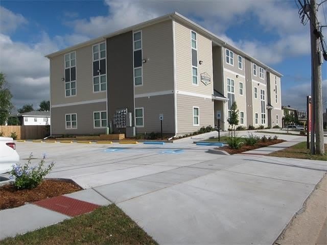 2725 INDEPENDENCE Street – photo 1
