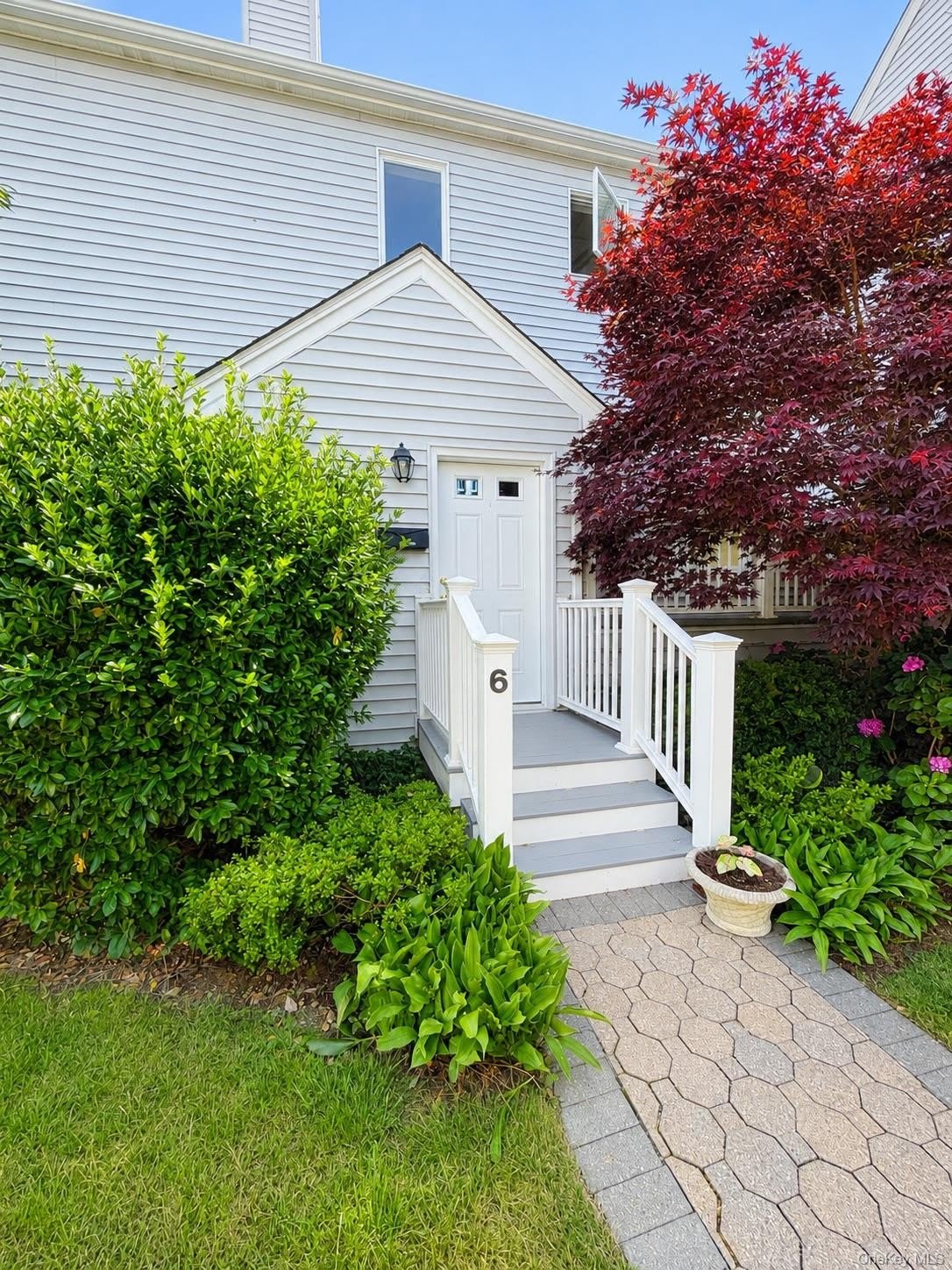 6 Cornell Place – photo 1 of 21