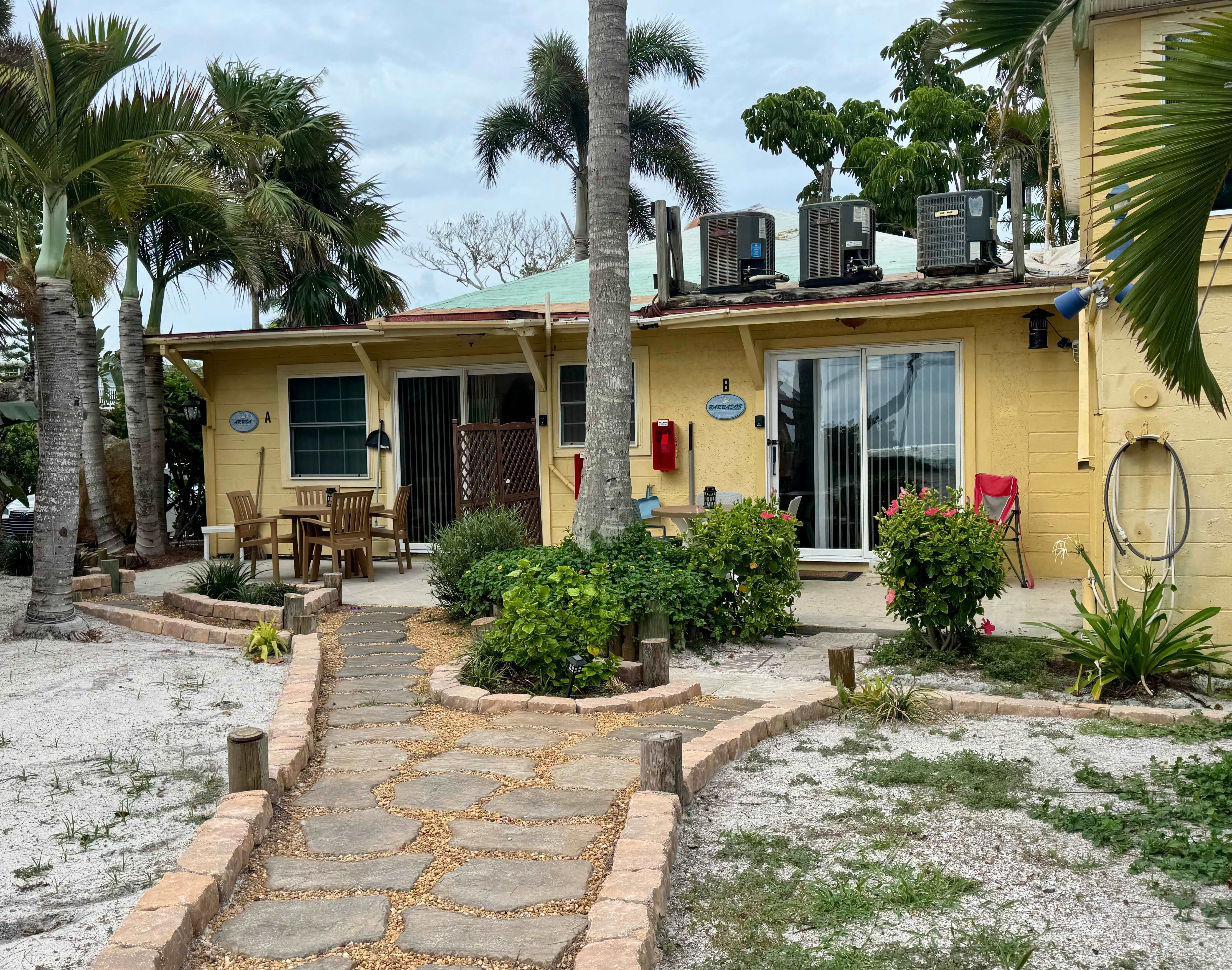 2818 Avenue E – photo 1 of 10