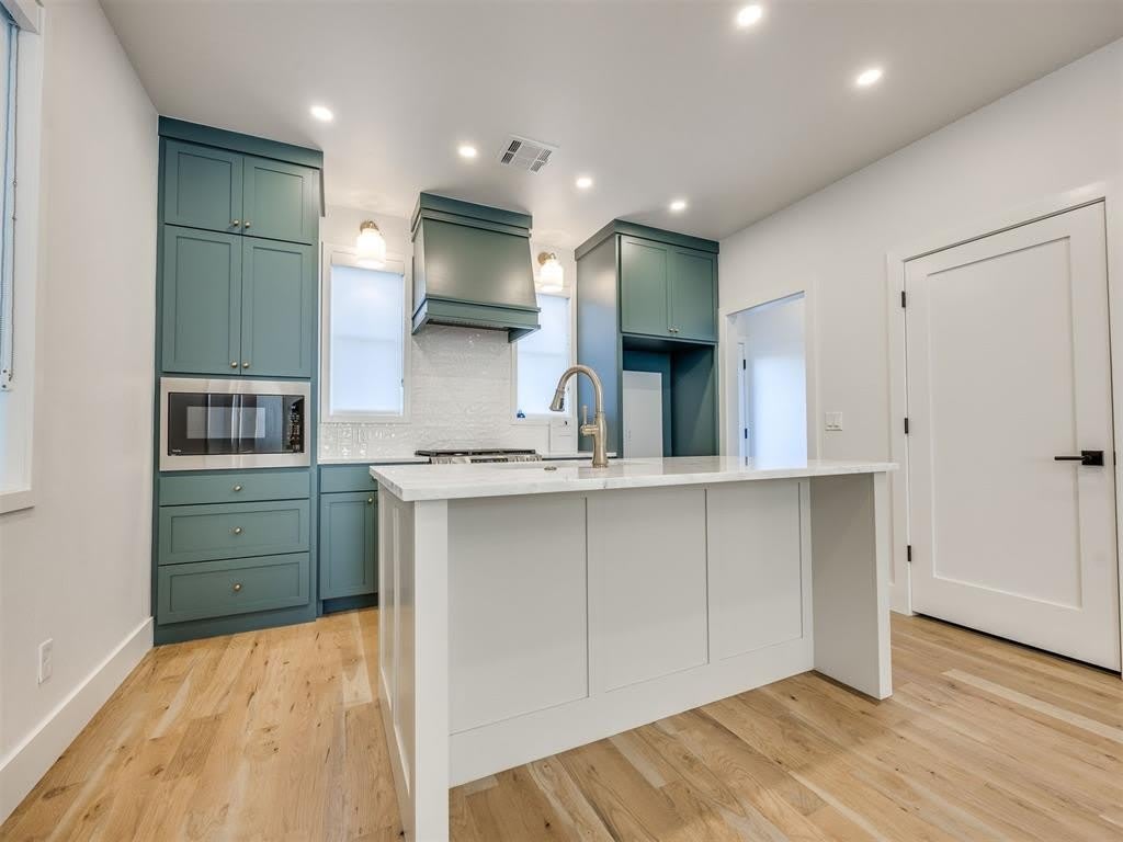 1078 Hangar Drive – photo 1