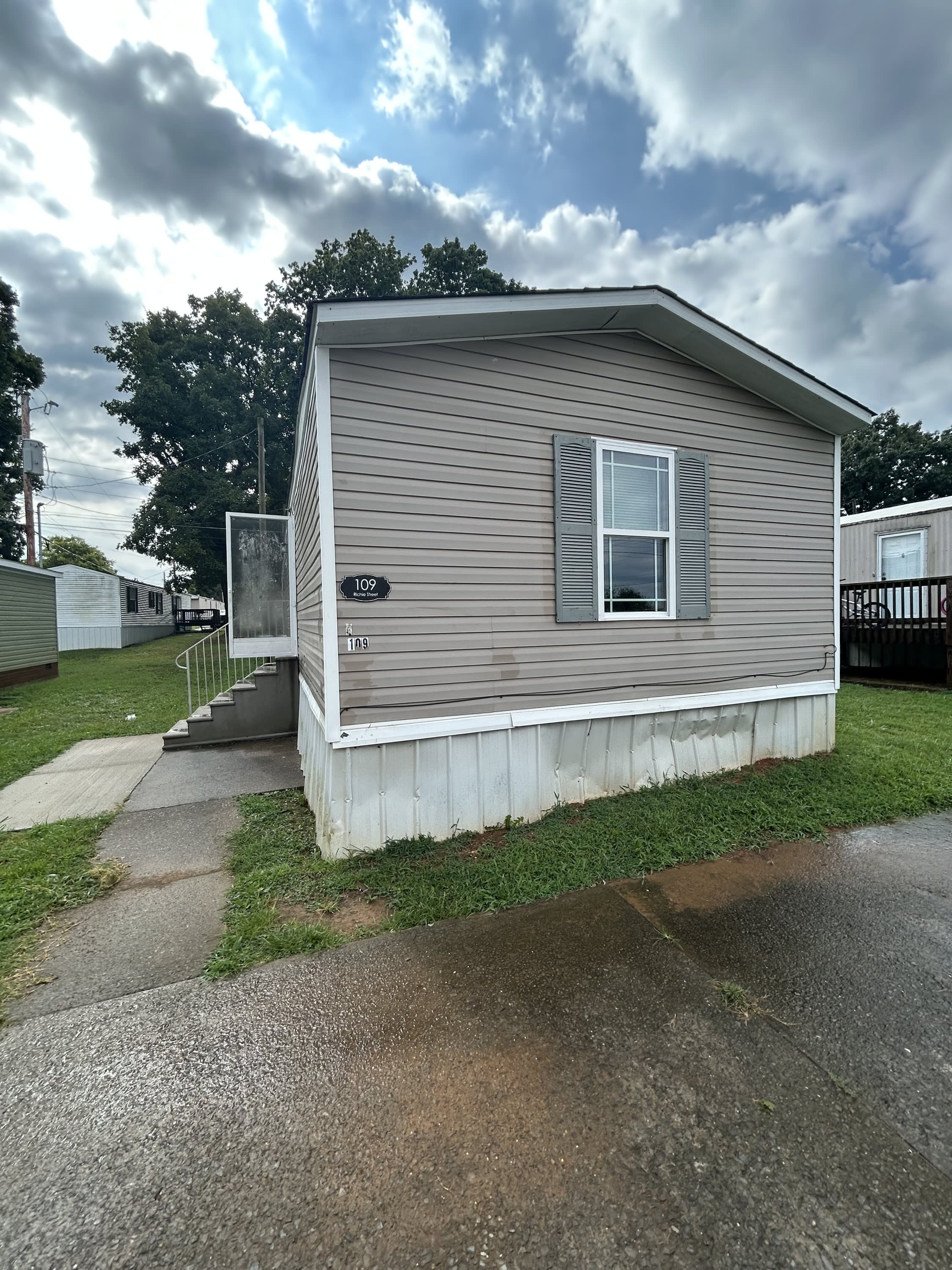 109 Richie Street – photo 1 of 14