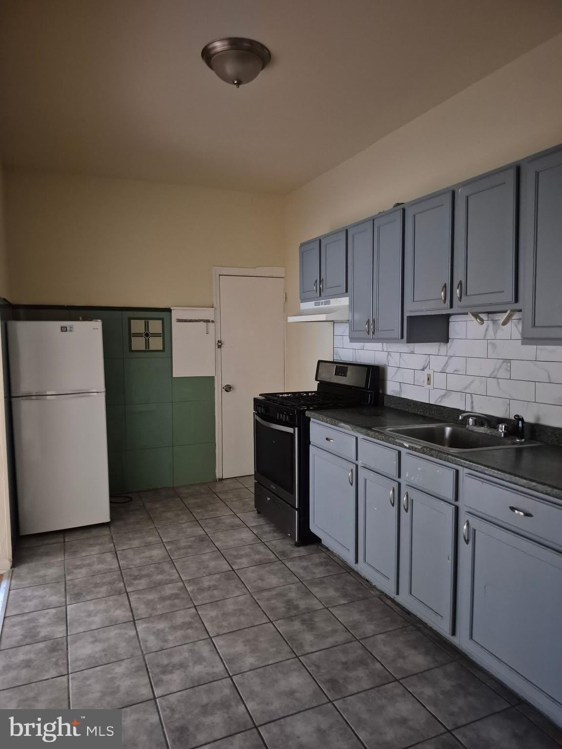 1245 Empire Avenue – photo 1 of 45