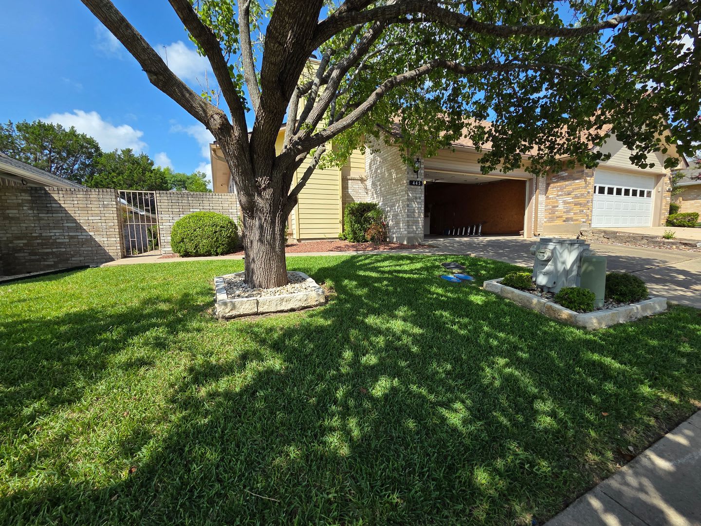 For Lease Great Location – photo 1 of 110