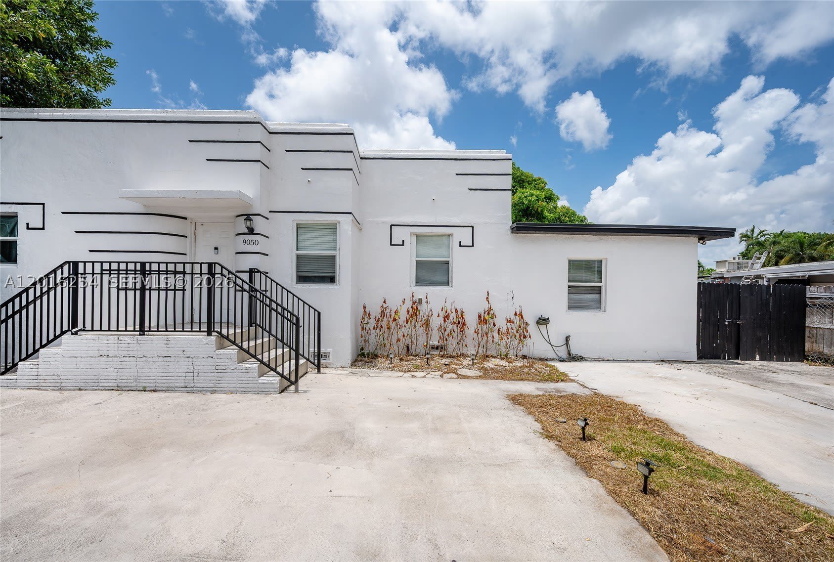 9050 NW 31st Ave – photo 1