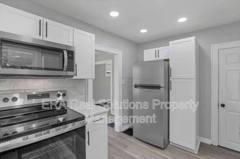 455 N Fairfield Ave – photo 1
