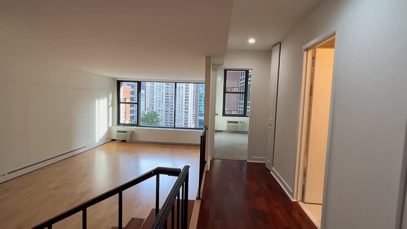 833 N Dearborn St – photo 1
