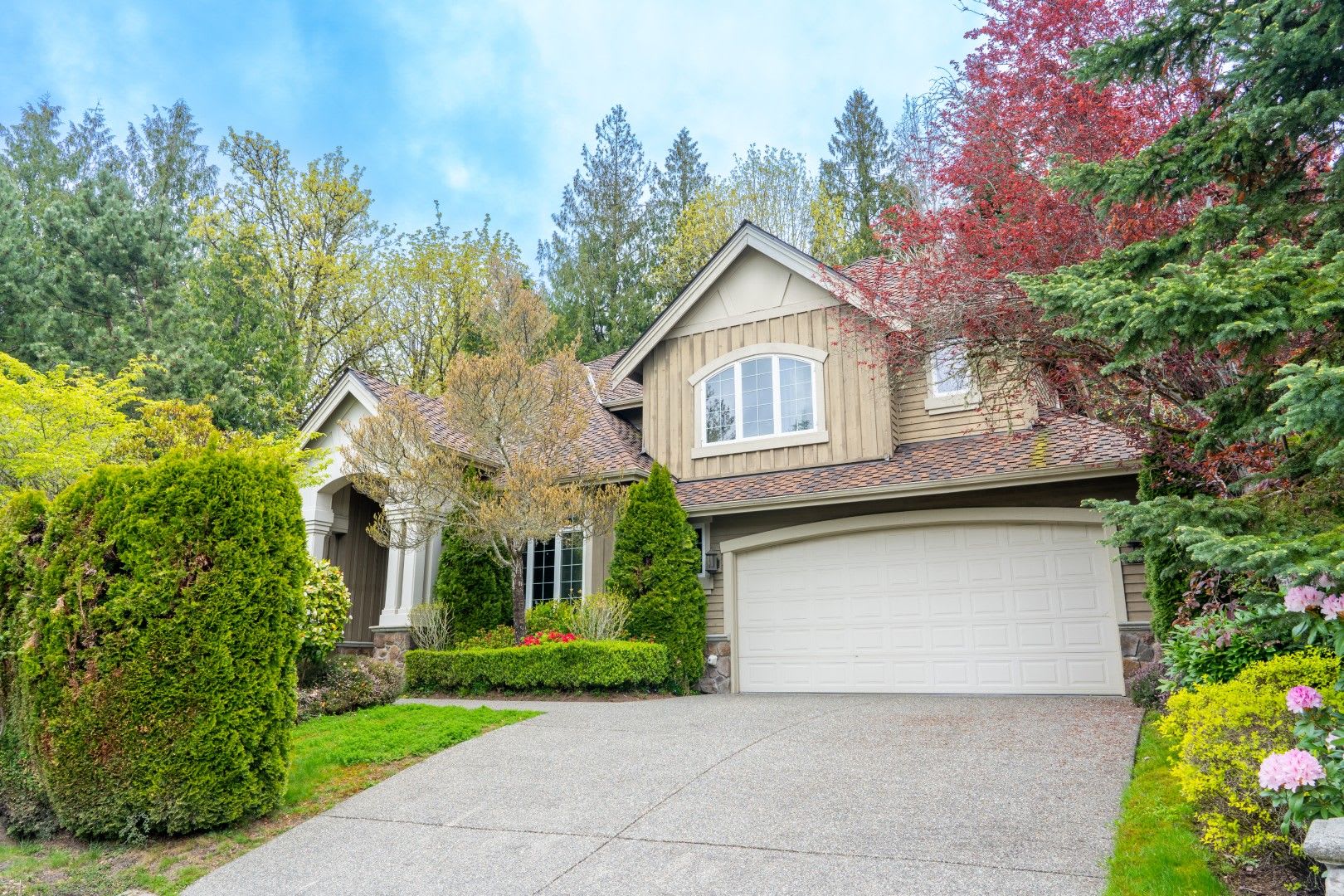 5Bd 3 5Ba Sammamish Home – photo 1 of 233