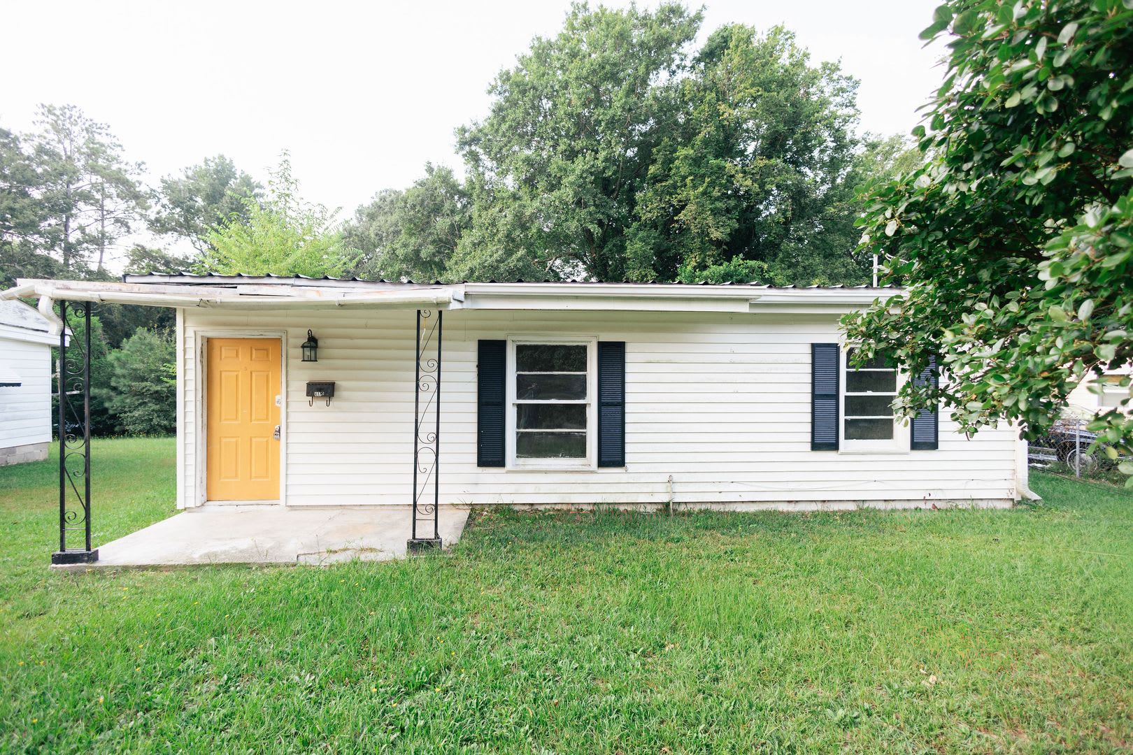 Freshly Renovated 2BR Home for Rent – 4170 Palace Ave! – photo 1