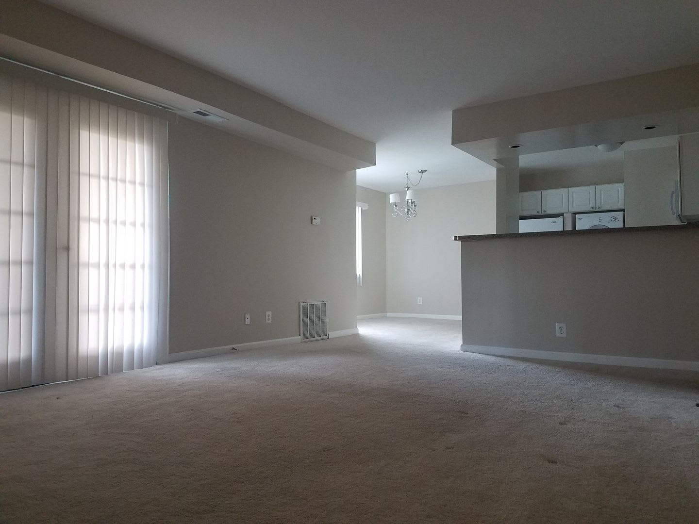 Spacious 2 Bedroom, 2 Bath in Hyattsville – photo 1 of 10