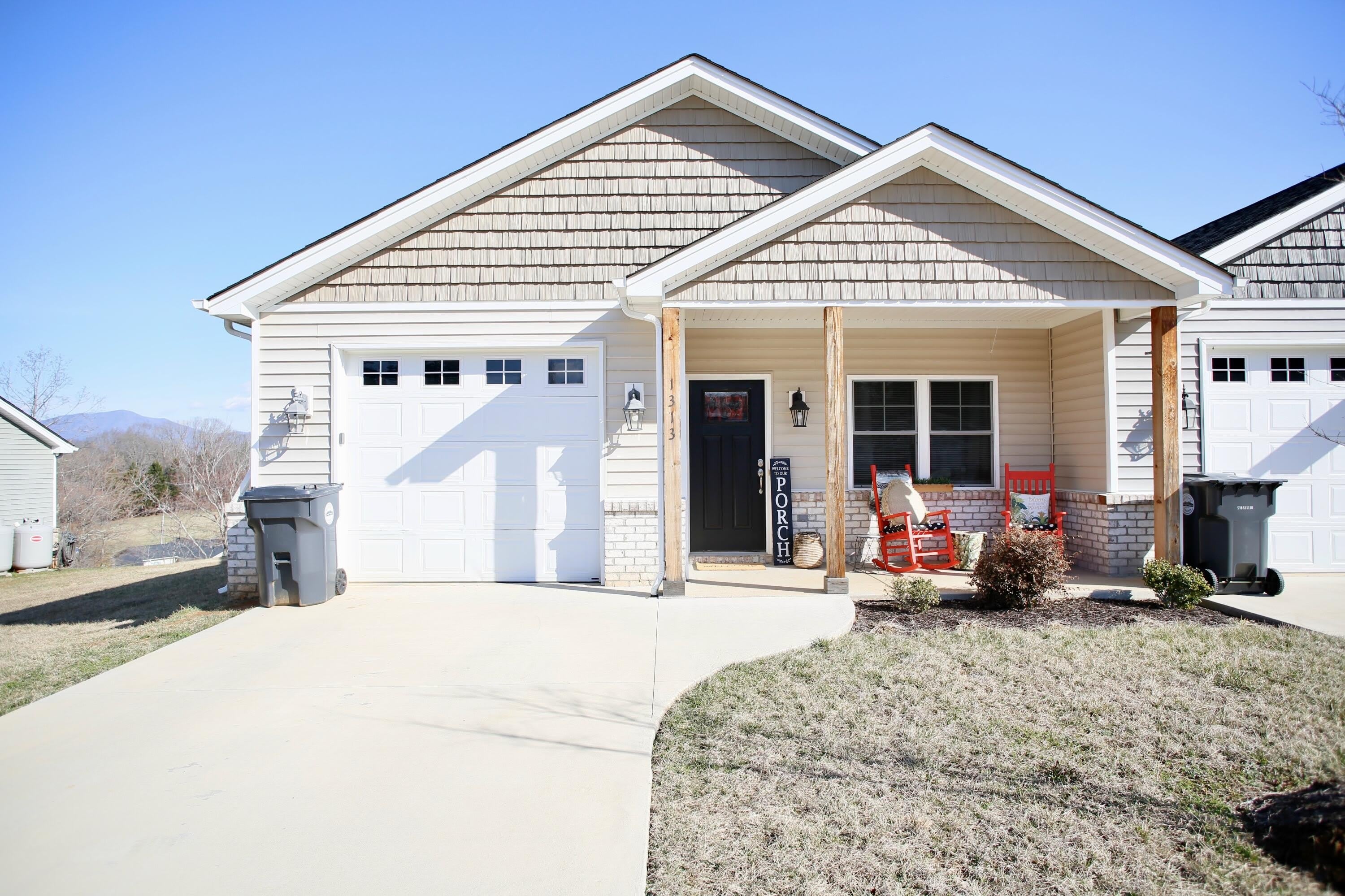 1313 Emerald View Ct – photo 1