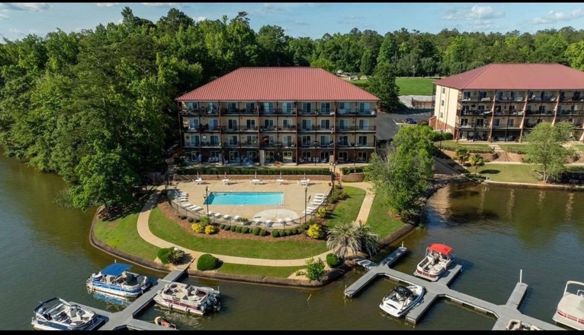 ***Beautiful 2 Bedroom / 2 Bathroom Condo on Lake Harding*** – photo 1 of 30
