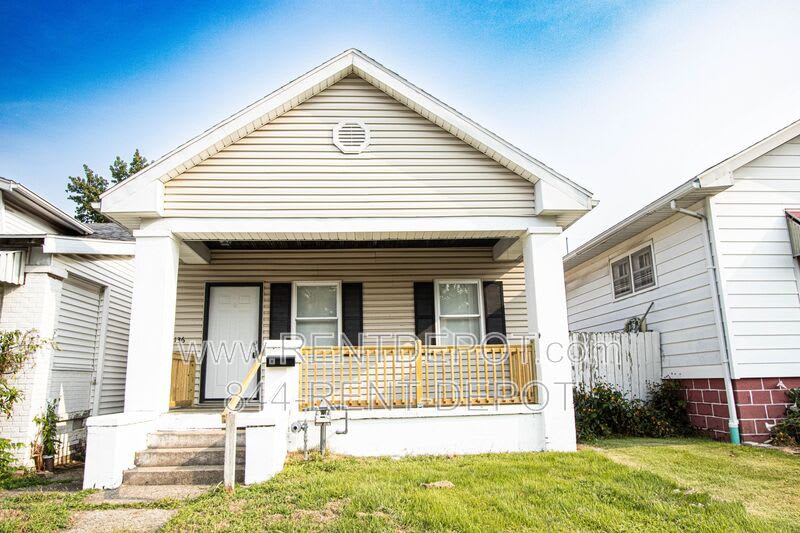 1136 Jefferson Ave. – photo 1