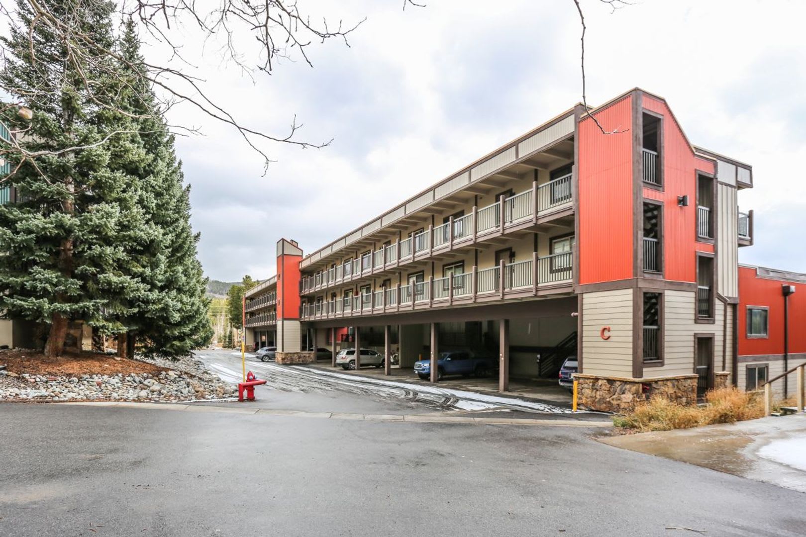 2 bed, 2 bath in Breckenridge! Winter seasonal! Heat included – photo 1