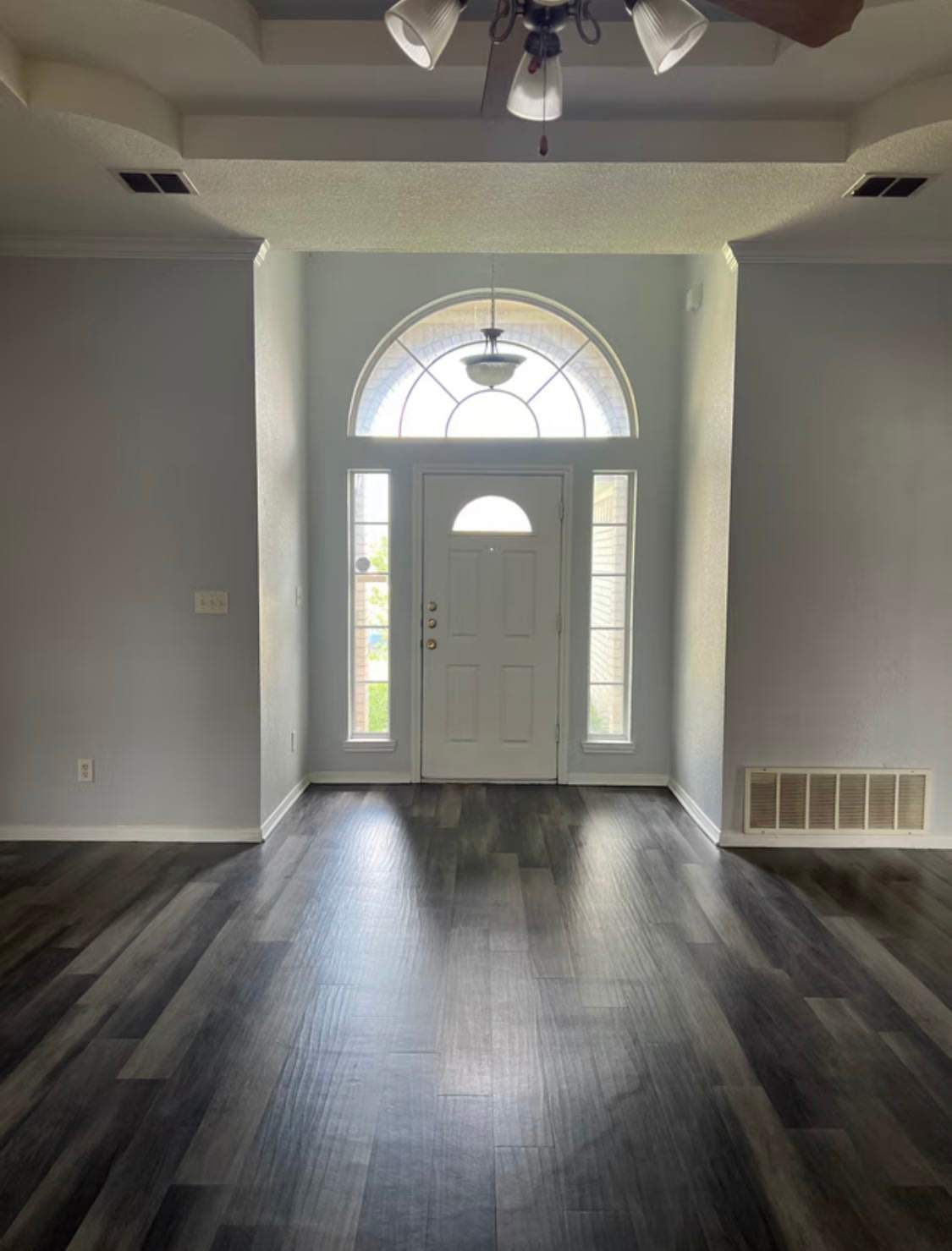 4301 Capri Drive – photo 1