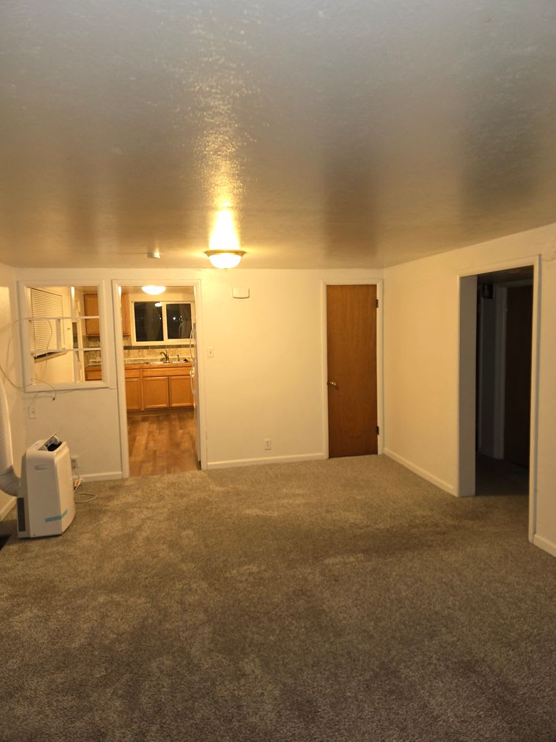 2 Bed 1 Bath Garden Level Duplex – photo 1