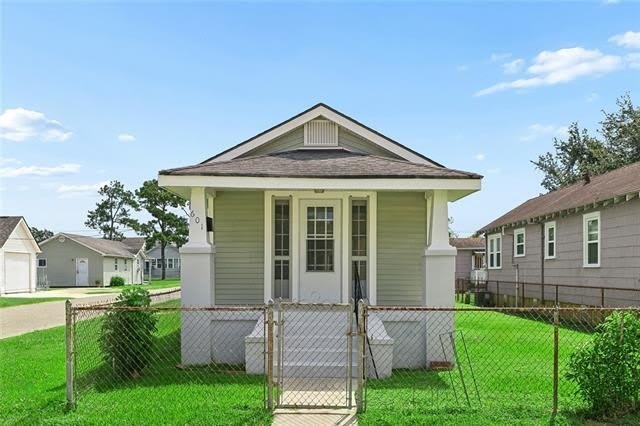 601 5Th Avenue – photo 1 of 125