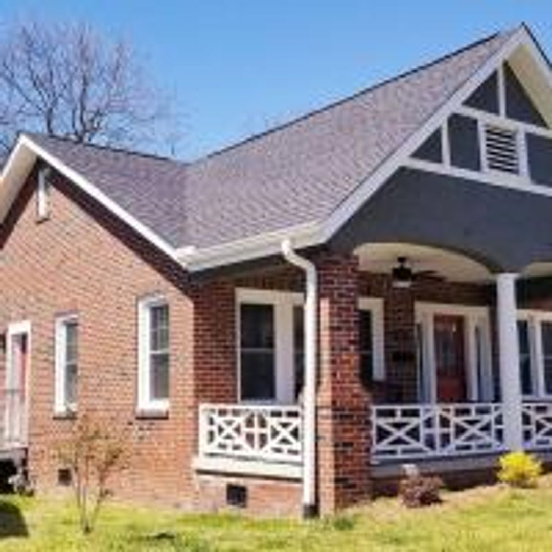Furnished And Completely Renovated 3 Bed 2 Bath Craftsman Bungalow In Burlington S Historic District – photo 1