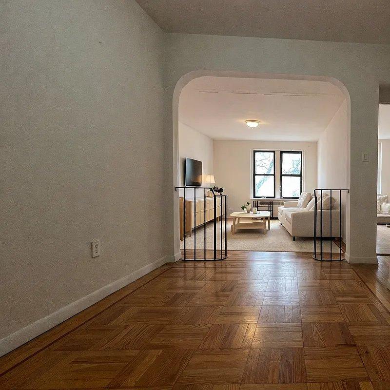 1175 Morris Avenue – photo 1