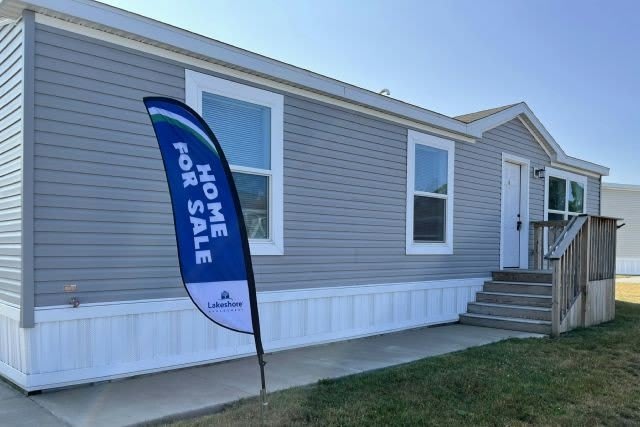 1452 Center Dr – photo 1 of 12