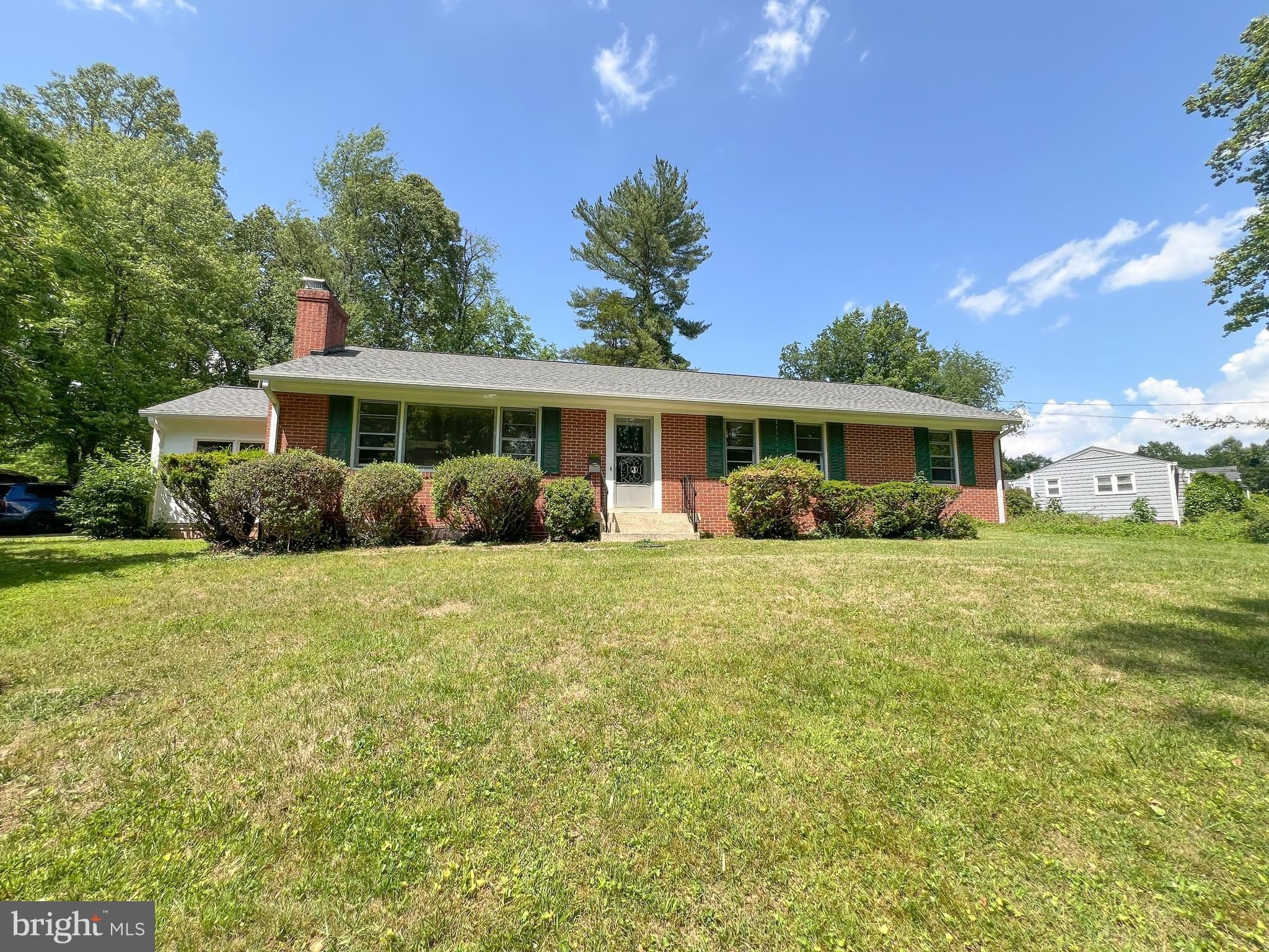 10001 WOODHILL Road – photo 1