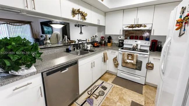 460 South Park Road – photo 1