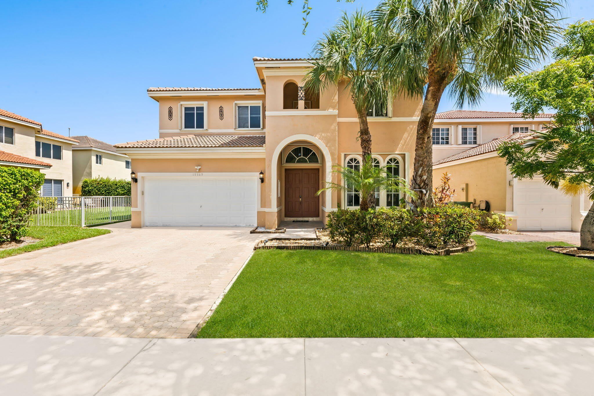 19389 SW 64th Street – photo 1