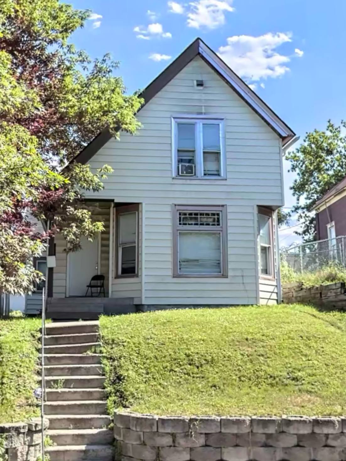 1146 Reaney Ave. E, 1 – photo 1