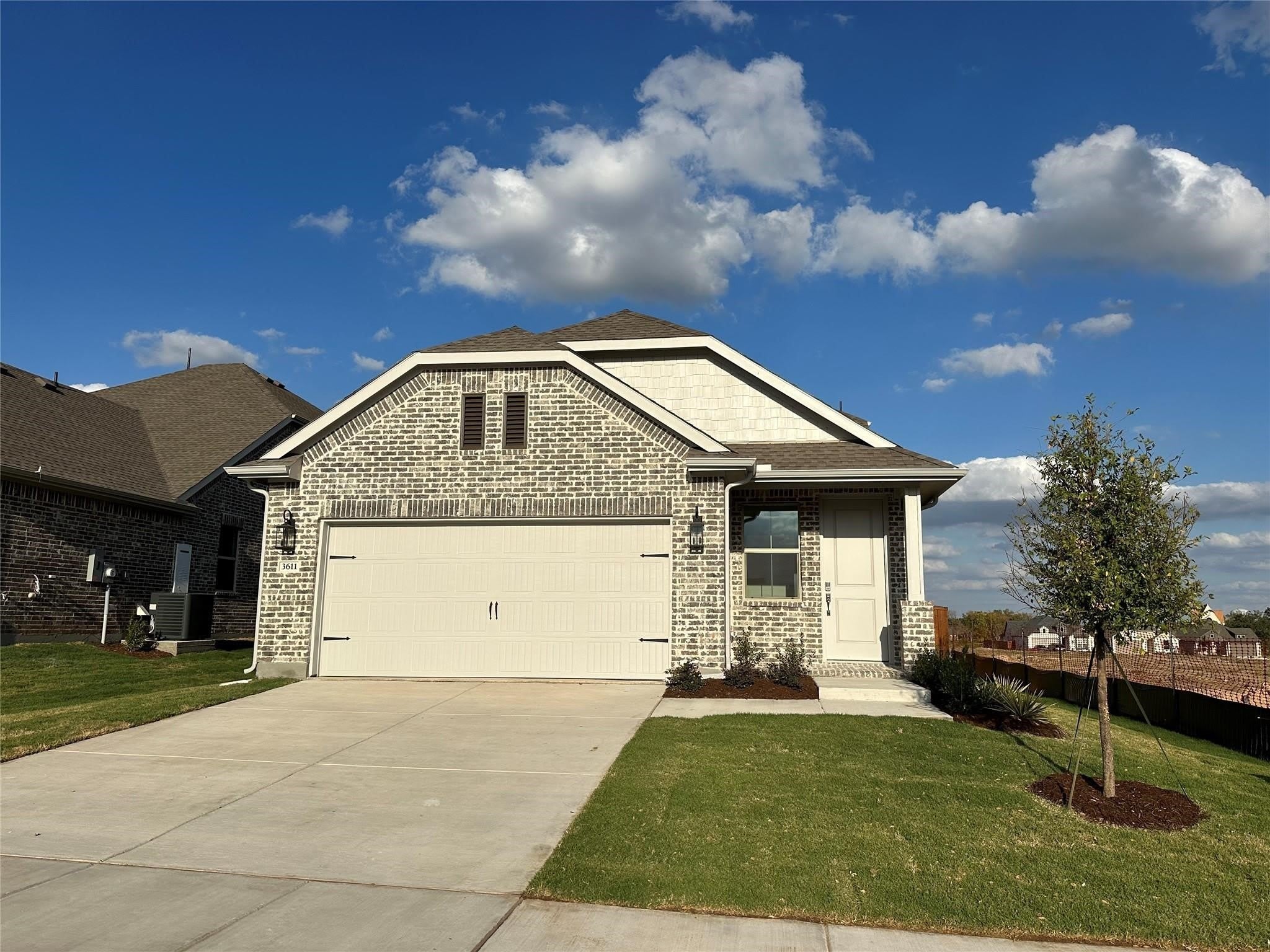 3611 Cloverleaf – photo 1