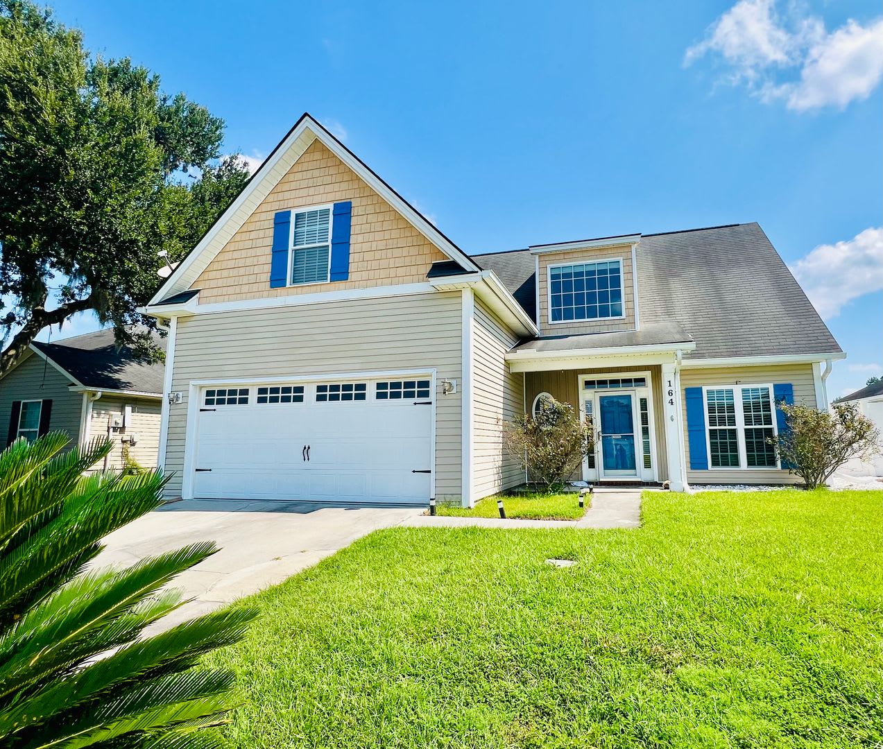 4 bed 2.5 bath home! – photo 1