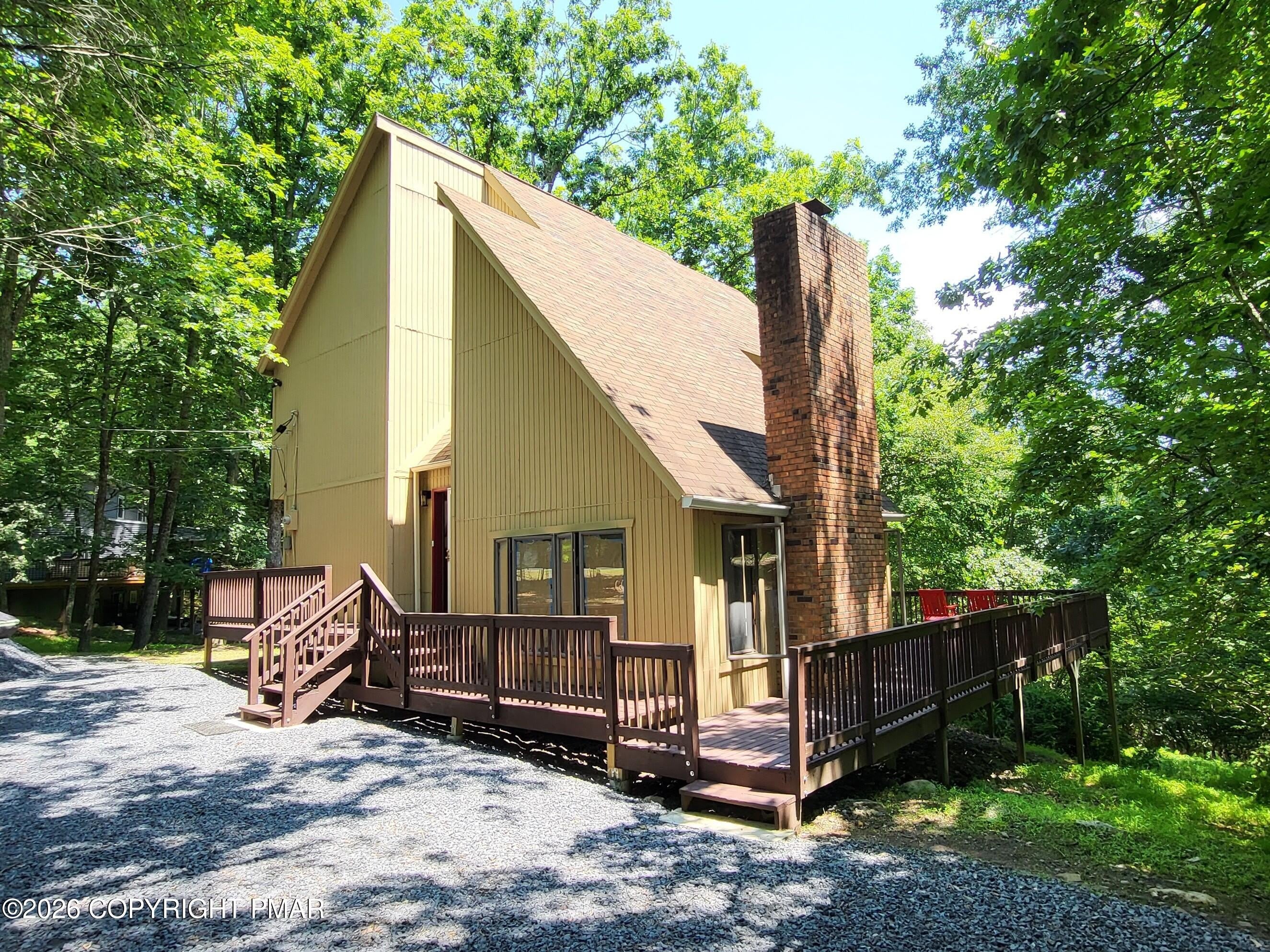 548 Clubhouse Drive – photo 1