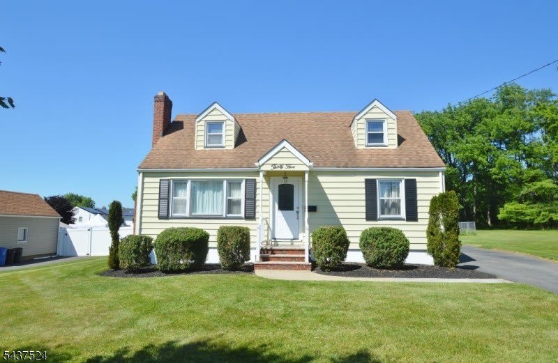 35 Troy Rd – photo 1 of 20