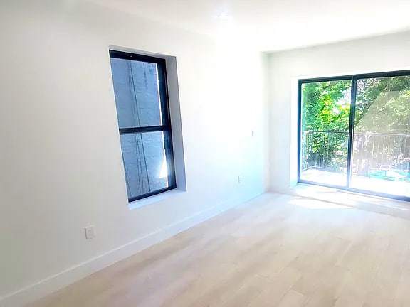 52 Martense St Apt 13 – photo 1