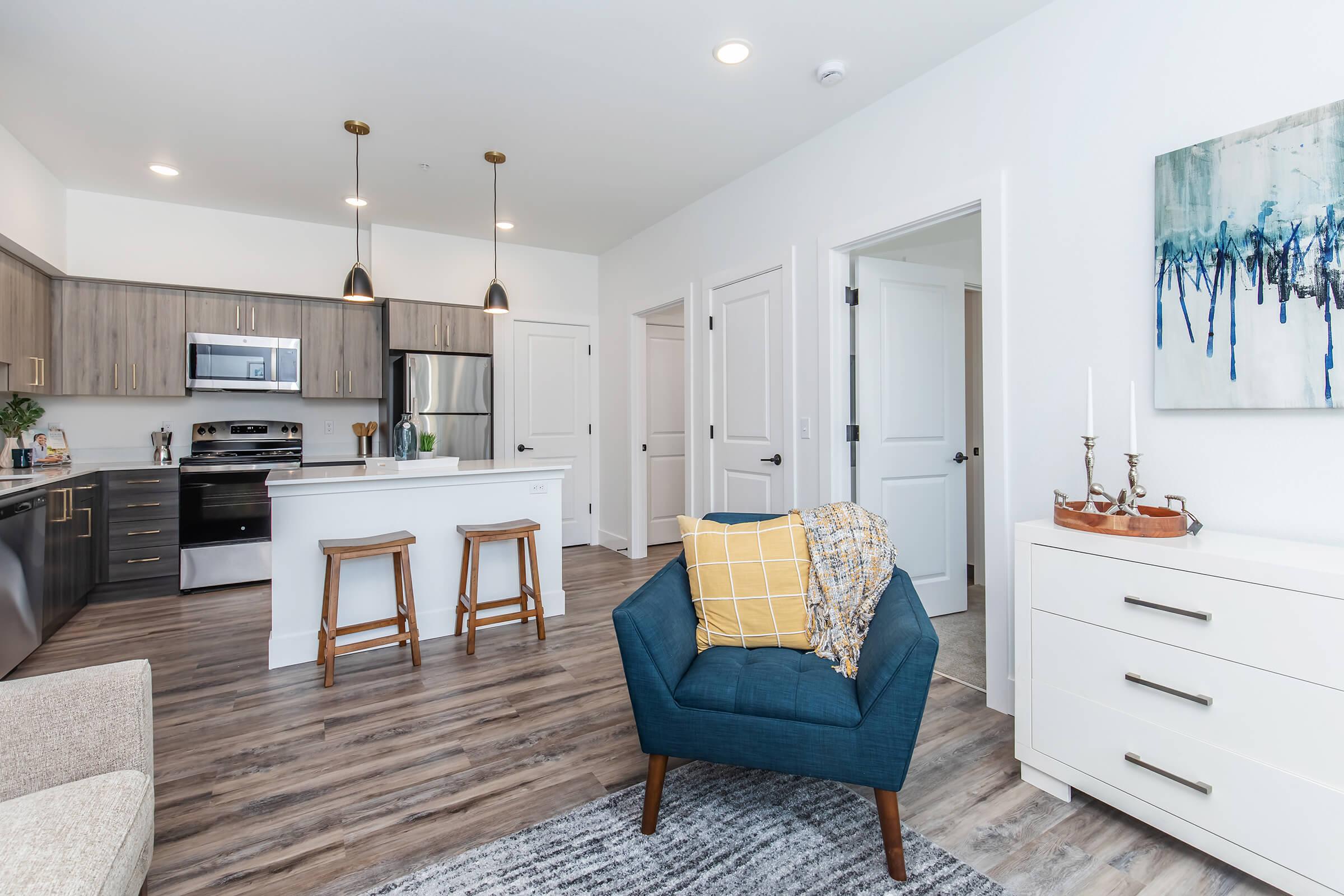Lakeview Apartments – photo 1
