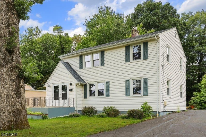 21 Old South Ave – photo 1 of 25